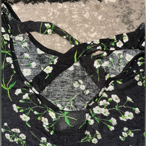 Black floral blouse - Picture 3 of 5